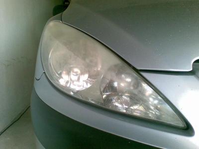 Peugeot 307  reflektor przed regeneracją