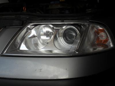 Polerowanie lamp VW Passat reflektor po regeneracji